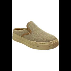 Cloudsteppers by Clarks Women's Audreigh Cove Slip-On Mule Natural - Medium